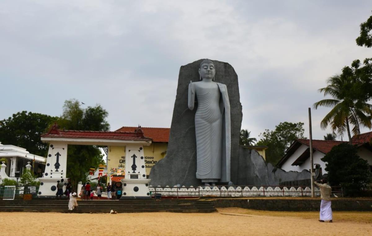 The Ocean Villa At Surf Spot Matara Luaran gambar